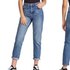 BDG High-Rise Mom Jean Slimcut